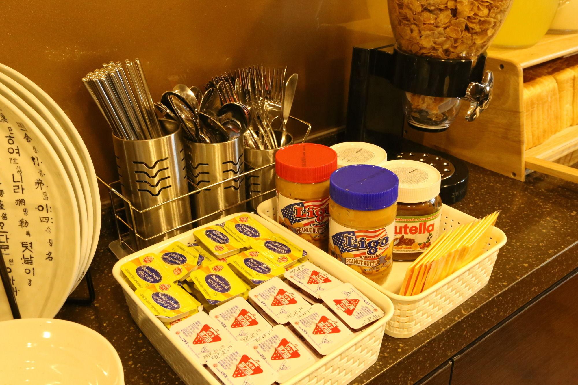 Tripstay Myeongdong Seoul Exterior photo